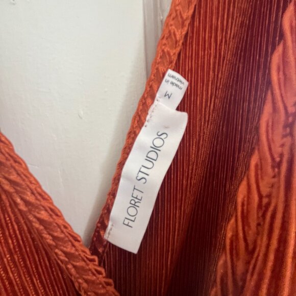 FLORET STUDIOS Plissé Pleated Maxi Surplice Dress - Picture 4 of 5